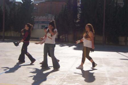 adela i dos JEssis